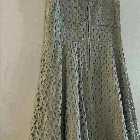 Eyelet Dress Sz 4 - Picture 2 of 3
